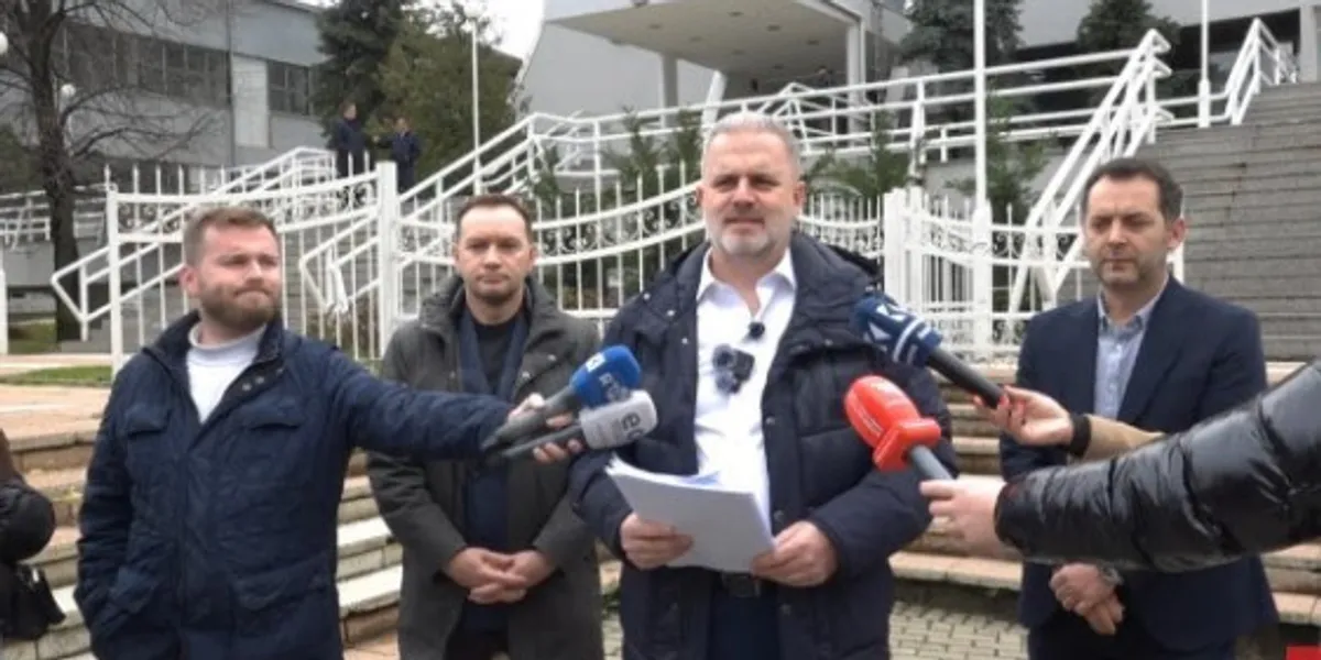 ​LDK shkon në KEDS, dorëzon dëshmi për mashtrimet me njehsorët elektrikë