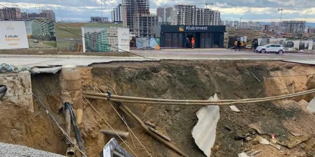 Shembja e dheut në Prishtinë lë pa rrymë disa zona, KOSTT del me njoftim