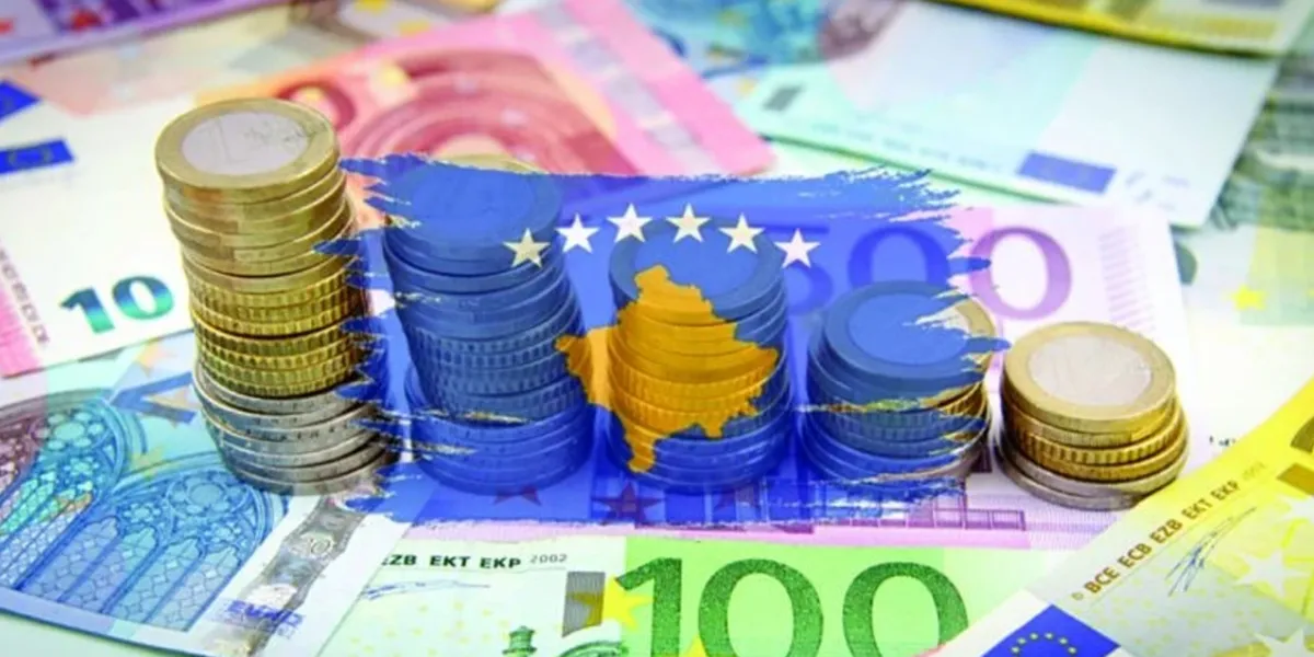 Paga e 13-të për sektorin publik e diskriminon atë privat, ekspertët: Në këtë kohë krize e inflacioni të gjithë qytetarët kanë nevojë për ndihmë