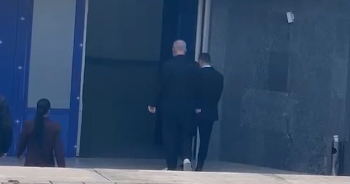 Rama thërret kryebashkiakët në Pallatin e Kongreseve! Kryetari demokrat i Pukës s’hyn në mbledhje: Më dërguan ftesë gabimisht