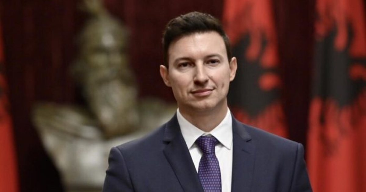 Protesta për gjuhën shqipe/ Ambasadori i Shqipërisë në Shkup: Një burrë shteti mendon për brezin e ardhshëm