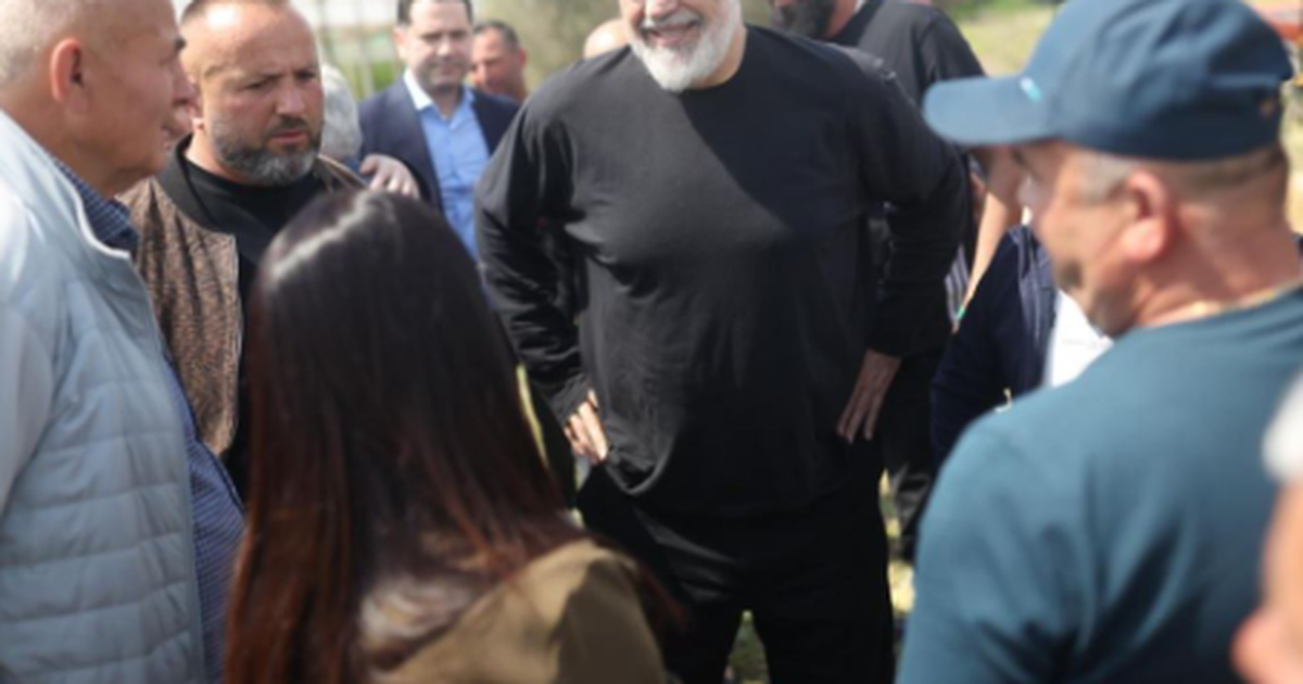 Rama me fermerët e Lushnjës: Kush shet prodhimin paraqet faturën dhe merr 10% të vlerës pas