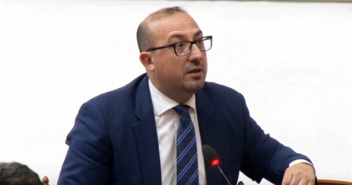 A e keni numrin e ministres? Korreshi: Nuk hyet në Europë pa eko, grafia del si foto pa blic, gratë lindin shkallëve