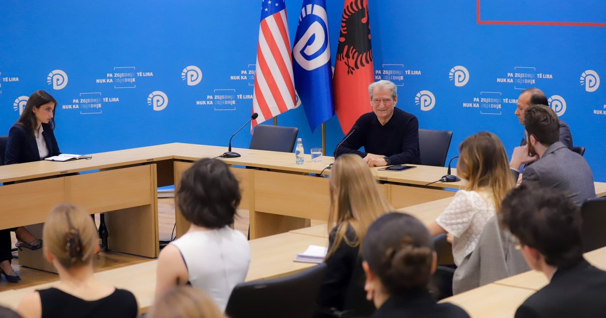 “Skandalet e përsëritura të korrupsionit”, Berisha takim me studentët e Sciences Po: E ardhmja e Shqipërisë është integrimi në BE
