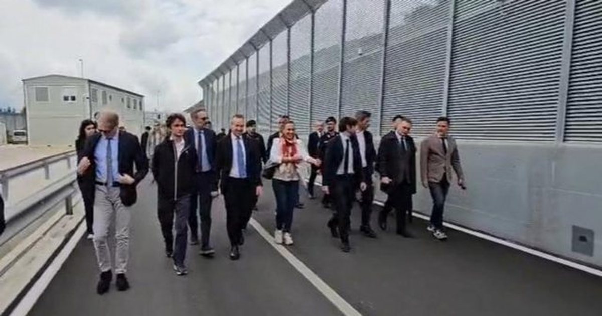 Delegacioni i partisë së Melonit, viziton kampin e Gjadrit: Funksional, ka strehuar 536 emigrantë