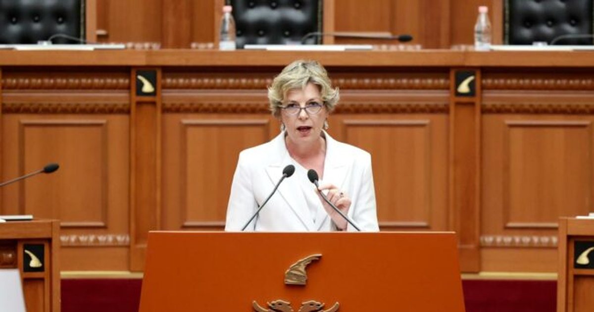 “Sot në QSUT nuk mungon asnjë ilaç”, Minstrja Sala: Analizat nuk ndërpriten në asnjë moment