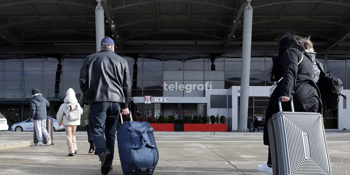 Procedura të reja në Aeroportin e Prishtinës për fluturime, udhëtarët këshillohen të përdorin check-in online