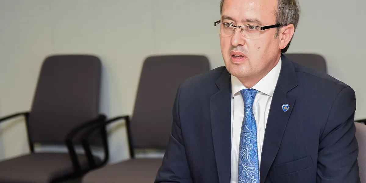 Hoti: Projektligji për çmimet tavan i papërmirësueshëm, do të dëmtojë tregun dhe konsumatorin