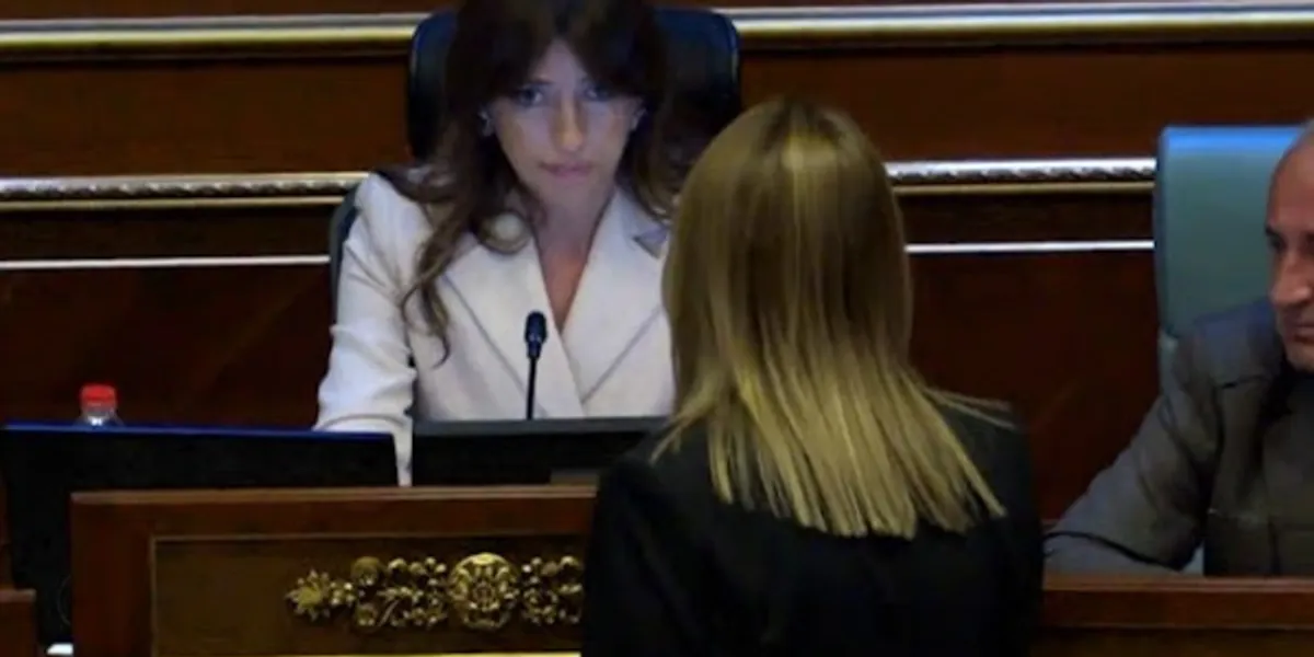 Tensione në Kuvend, Bajrami i shkon te ulësja Ahmetit – ndërhyn Haxhiu