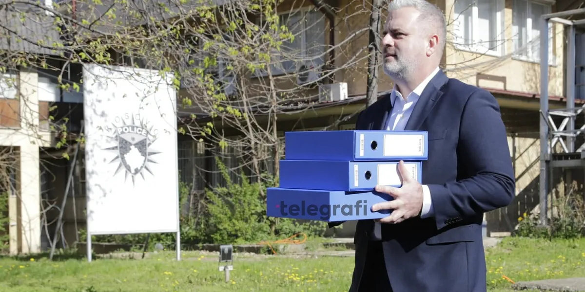 Azemi dorëzon dosjen në Polici për njehsorët elektrikë