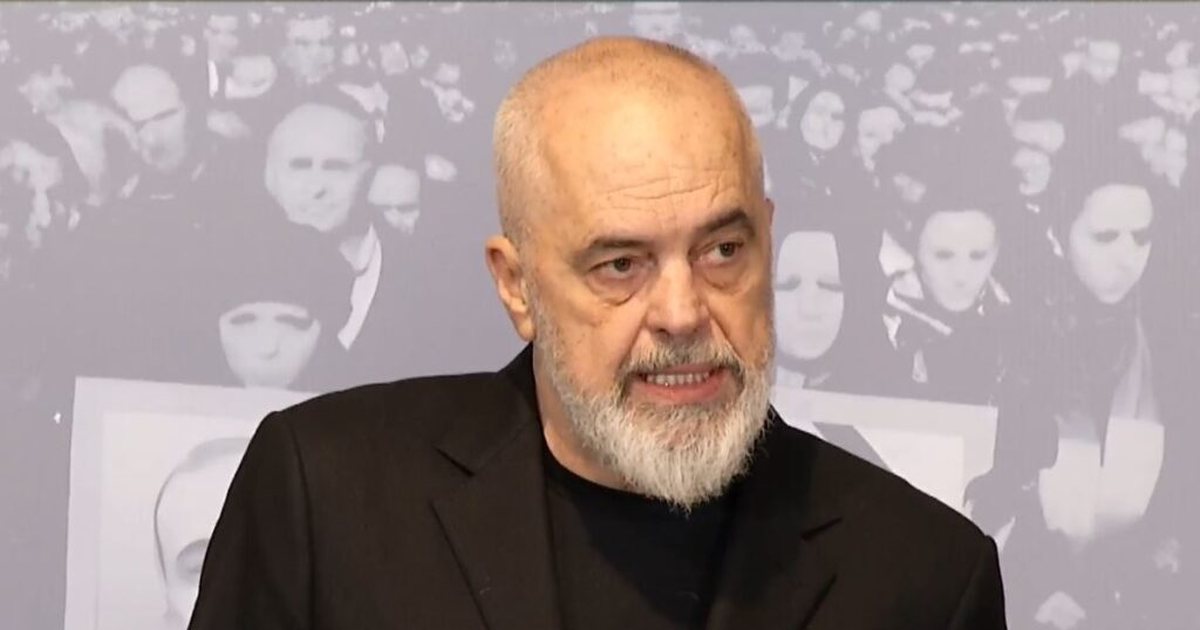 Sot Samitin i 8-të i Komunitetit Politik Europian, i pranishëm dhe Rama (AXHENDA)