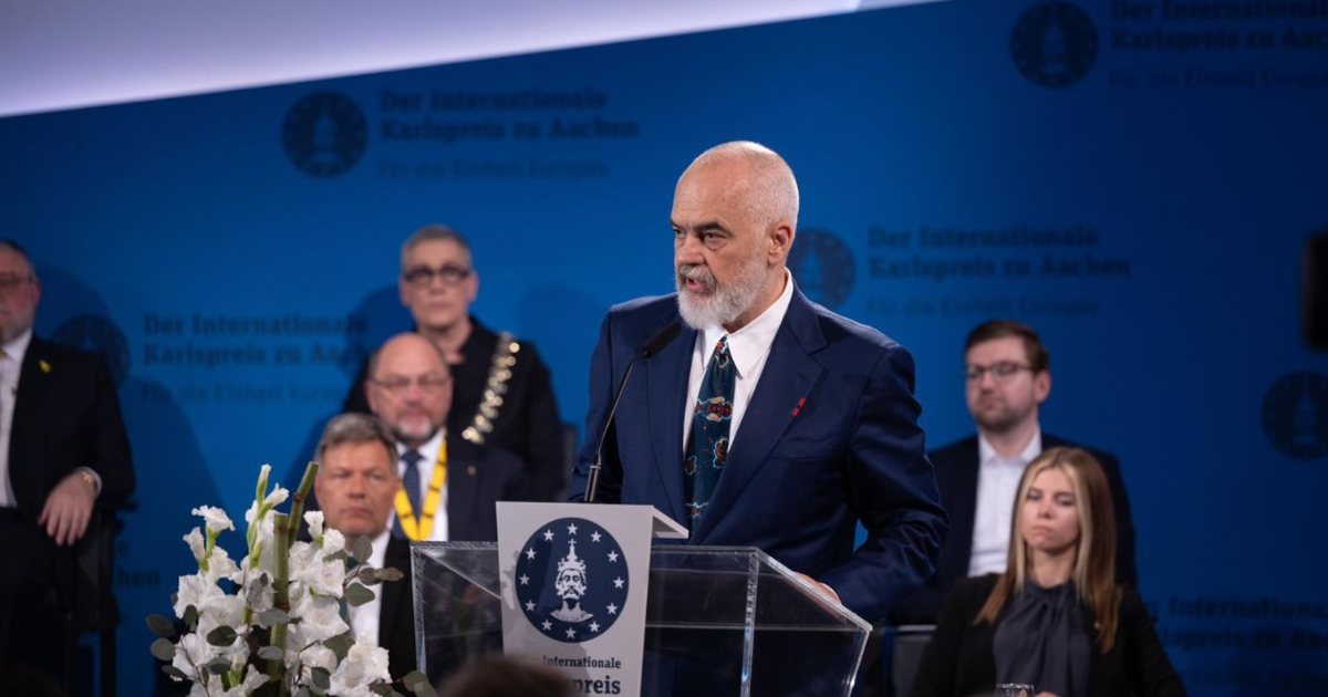 Kryeministri Rama udhëton drejt Gjermanisë, i ftuar në ceremoninë e çmimit “Karli i Madh”