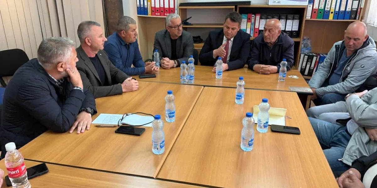 Muja takon qumështarët: Do të merren masa për stabilizimin e tregut të qumështit