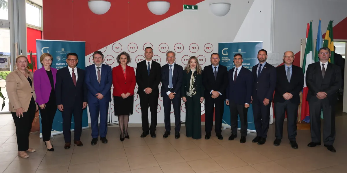 Guvernatori Ismaili panelist në Takimin Rajonal të Guvernatorëve në Pula