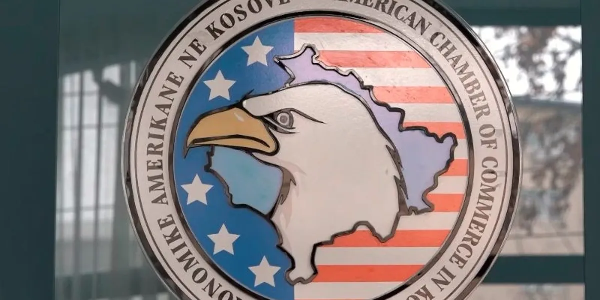 Oda Ekonomike Amerikane i reagon Qeverisë Kurti për ndarjen e 100 eurove