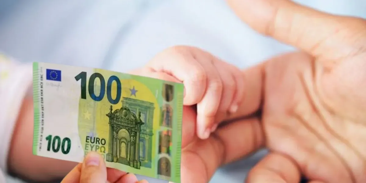 Pagesat prej 100 eurosh për pensionistët dhe fëmijët dalin sot