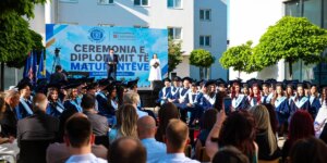 Diplomojnë maturantët e UBT International Smart Schools