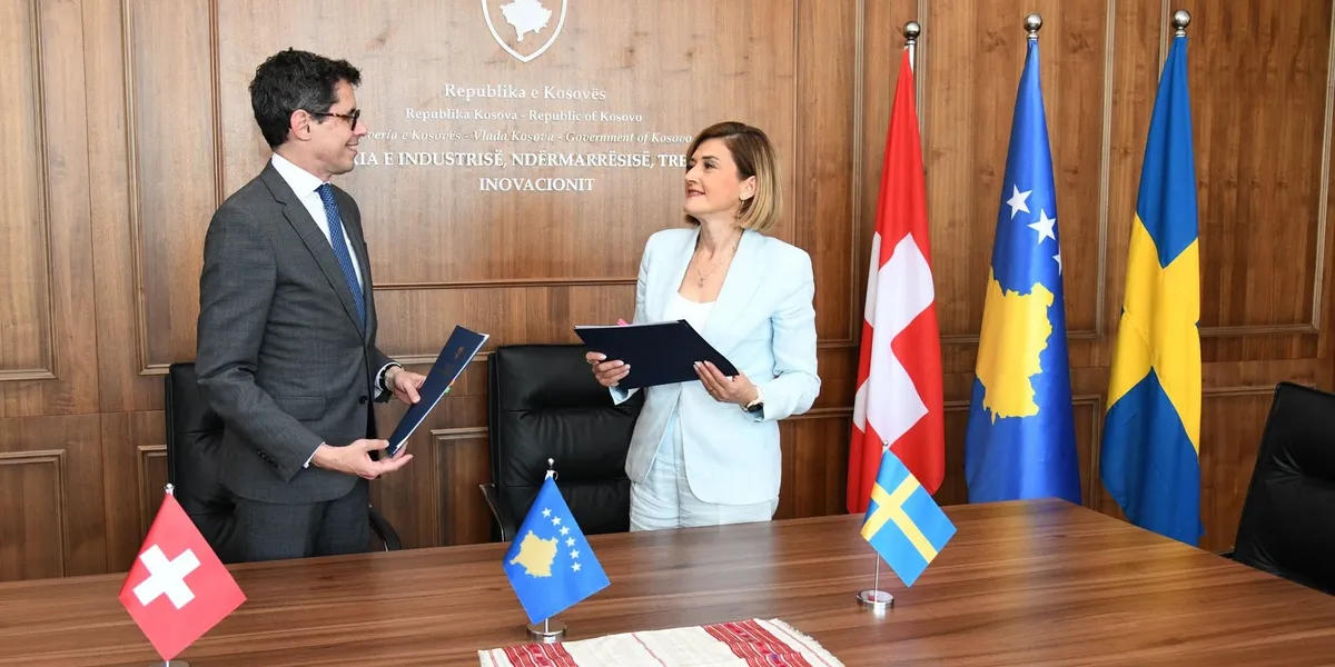 Kosova dhe Zvicra nënshkruajnë marrëveshje, 8.78 milionë franga për transformimin e gjelbër të bizneseve