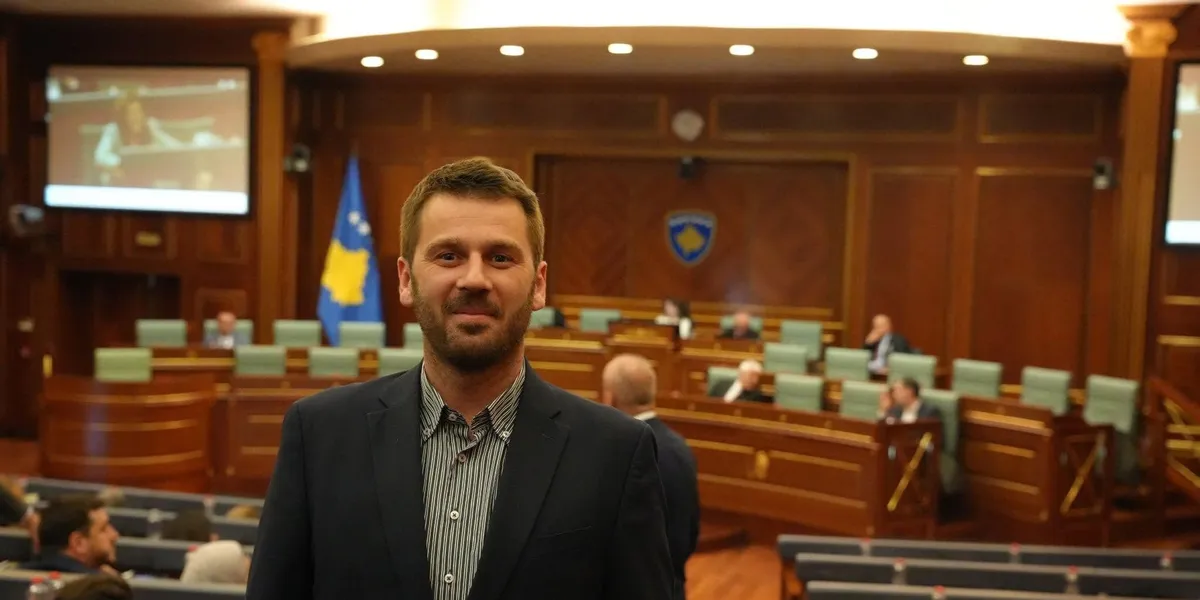 Kërçeli i kundërpërgjigjet Hotit: Mbrojeni LDK-në sepse po ju ndërrohet qiramarrësi, për aleancën me SHBA-të ka kush kujdeset
