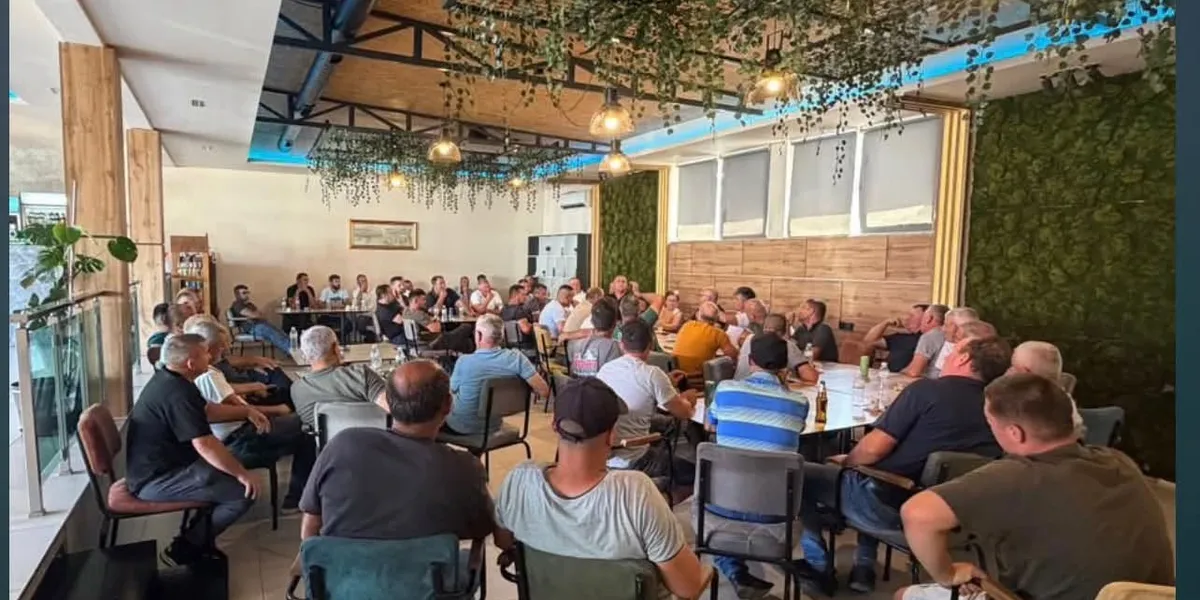 Shoqata e Qumështoreve kërkon ndalimin e vajit të palmës: Po dëmtohen fermerët dhe qytetarët