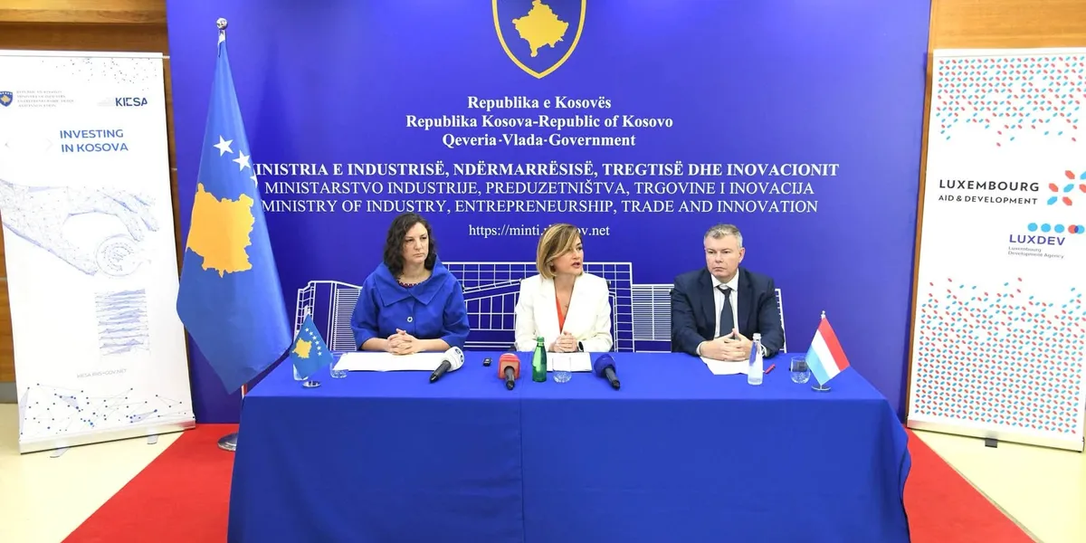 Kusari: Mbi 2 milionë euro grante për sektorin e TIK-ut dhe energjinë e pastër, do të përfitojnë dhjetëra biznese