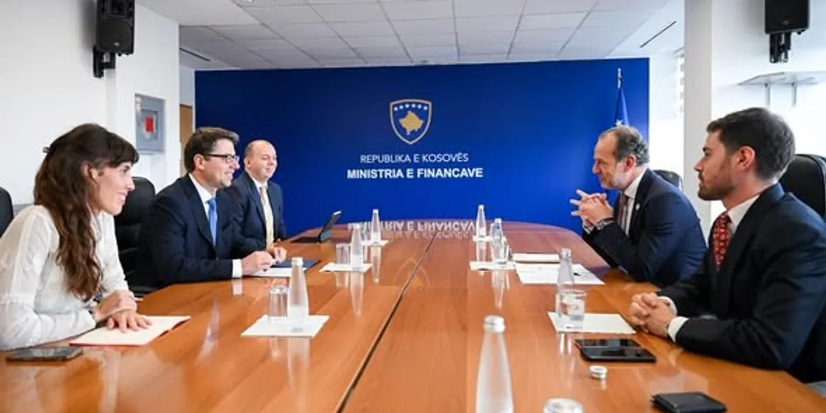 Murati nënshkruan marrëveshje 60 milionë euro me Francën për “Prishtina 2030”